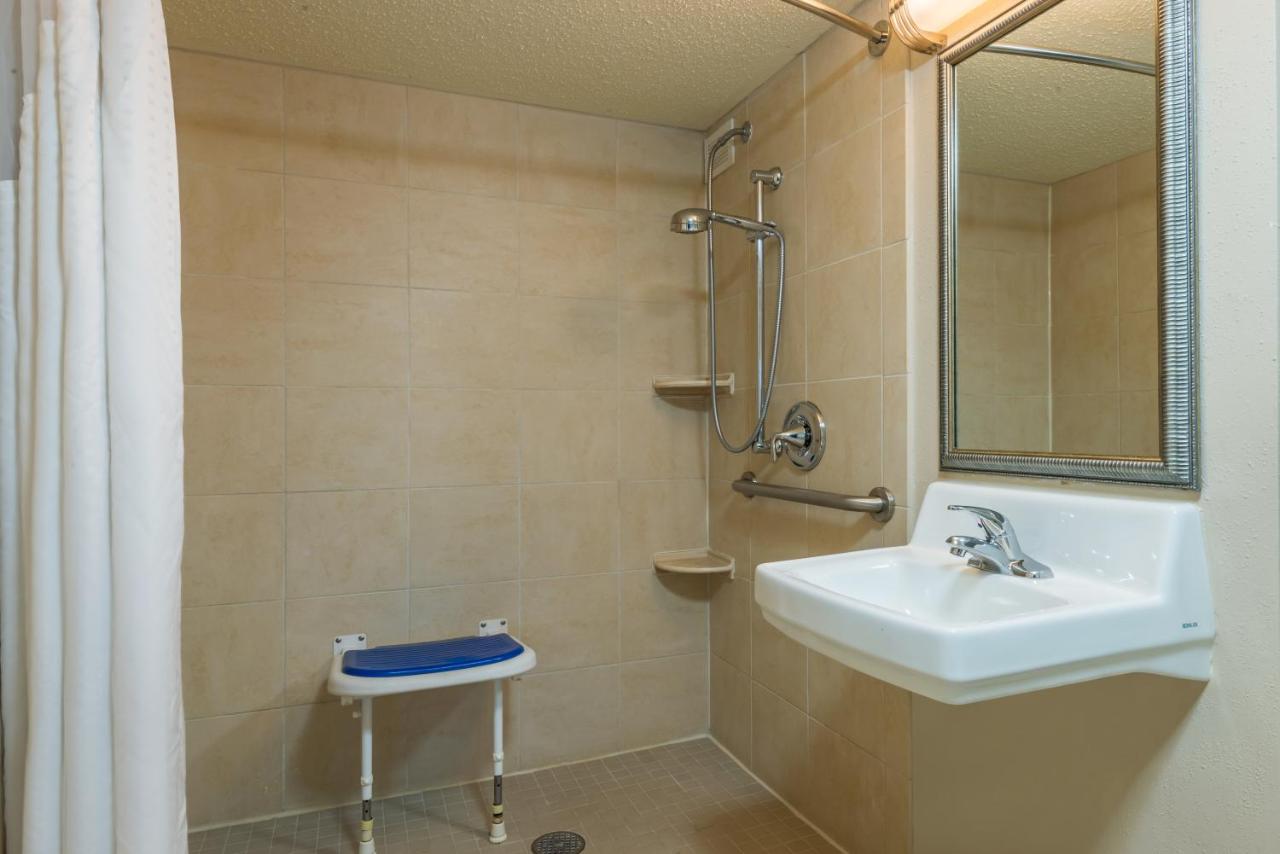 Standard King Room with Mobility Accessible Roll-In Shower