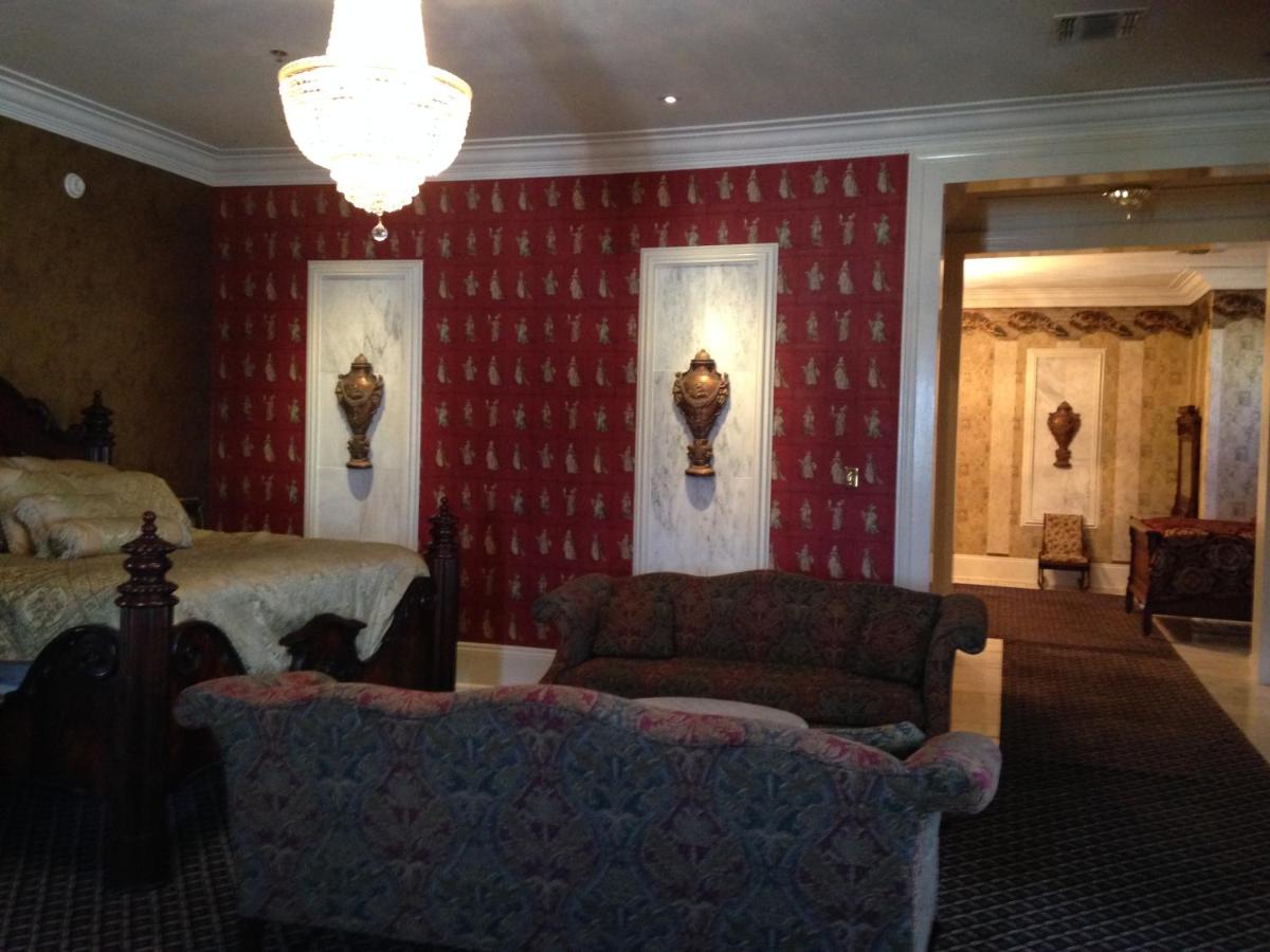 Governor's Family Suite